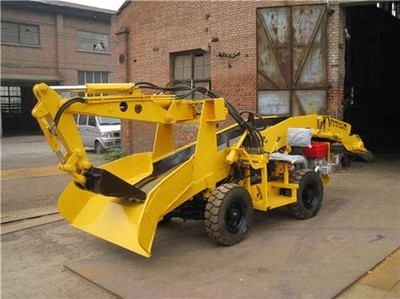 鑫華機械老品牌|宜昌新型履帶扒渣機|新型履帶扒渣機生產(chǎn)線